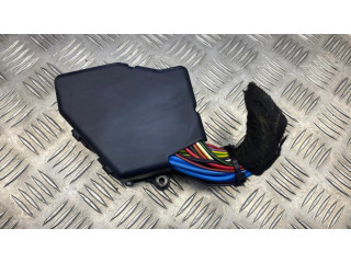   Pojistková skříňka 8D1941824   Audi A3 S3 8L 2001