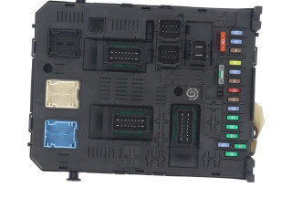 Блок предохранителей 657063 Citroen C5