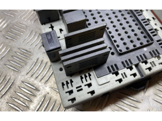 Блок предохранителей  8645729, 8676286   Volvo S80    