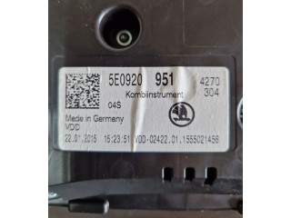 Панель приборов 5E0920951, 155021456 Skoda Octavia Mk3 (5E)
