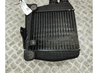 Радиатор интеркулера 670035636, 16484793 Maserati Levante