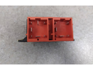 Включатель скорости стеклоочистителей 30852028 Volvo S40, V40