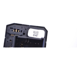 Кнопка крюка в багажнике