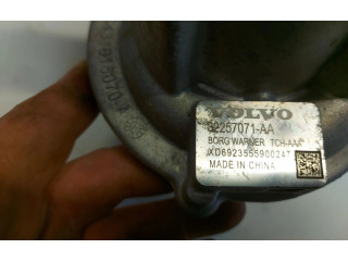 Турбина Volvo XC40 32257071
