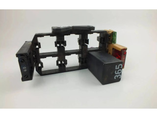 Pojistková skříňka 4A0937503C Audi A6 S6 C4 4A 1995