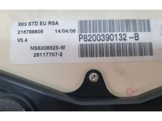 Přístrojová deska Nissan Primastar 2002 P8200390132B