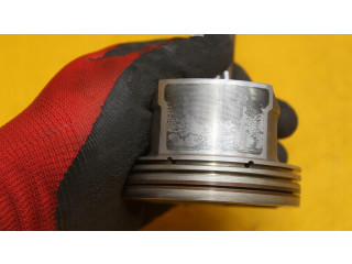  Поршень с шатуном    Volkswagen Golf VI  