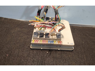 Блок предохранителей  6105, 233293D   Renault Clio III    