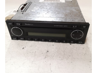 Радио/ проигрыватель CD/DVD / навигация