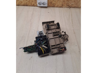 Блок предохранителей 82201FG010, 806051   Subaru Forester SH    