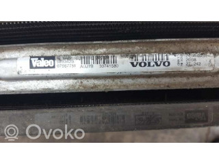 Интеркулер  30741580   Volvo S60 2.4