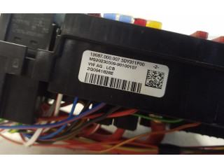 Блок предохранителей 2Q0941828E Audi A1