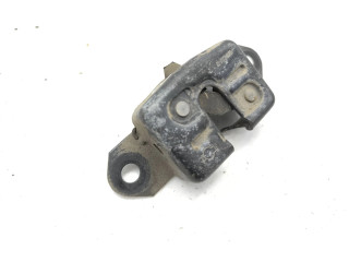 Замок багажника     Nissan Titan  -  года