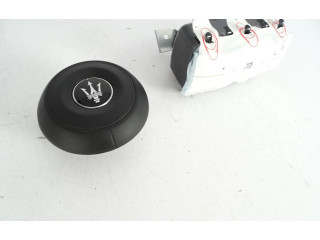 Подушка безопасности водителя Maserati GranTurismo