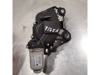 Моторчик заднего дворника 5j7955711a Skoda Fabia Mk2 (5J)