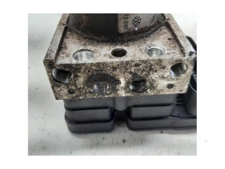 Блок АБС O185111, 00009496E2 Volkswagen Caddy 2004 - 2010 года