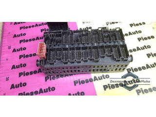 Блок предохранителей 357937039, 357937039. Volkswagen Golf III