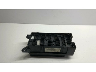 Блок предохранителей 911613E011   KIA Sorento    