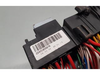 Блок предохранителей  Z240180587R   Renault Clio IV    