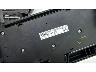 Радио/ проигрыватель CD/DVD / навигация