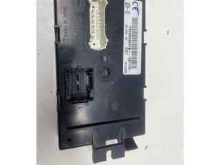 Блок комфорта P8200530976 Renault Trafic II (X83)