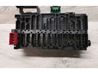 Блок предохранителей  357937039, 1h0953227   Volkswagen Transporter - Caravelle T4    