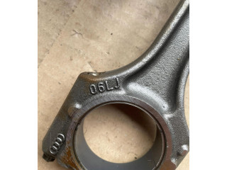 Поршень с шатуном 06LJ Audi Q2 -