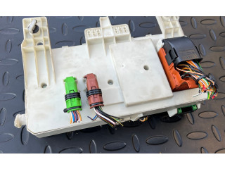 Блок предохранителей 31268178, 31296881   Volvo V50       