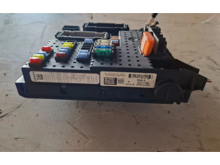 Блок предохранителей 8676391 Volvo XC90