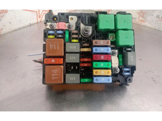 Блок предохранителей 9808959080   Peugeot Expert    