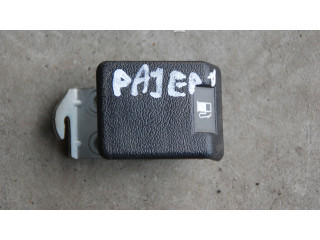 Přístrojová deska Mitsubishi Pajero 2004 200KM