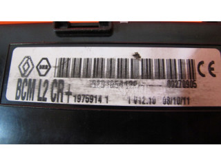 Pojistková skříňka Řídící jednotka BSM 8201054129 Renault Clio III 2009