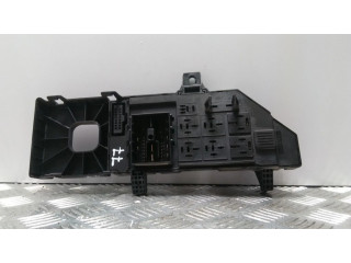 Блок предохранителей 24400590, 518721022 Opel Vectra C