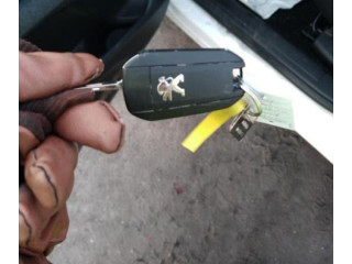 Зеркало электрическое        Peugeot 3008 II  2016 - 2023 года   