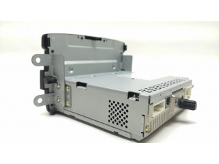 Радио/ проигрыватель CD/DVD / навигация