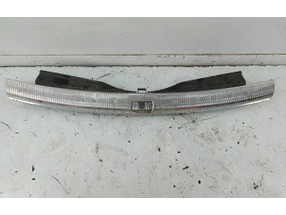 Отделка загрузочная дверь (молдинги) 4L0864483J    Audi Q7 4L 2005 - 2015 года