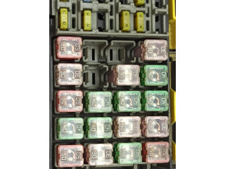 Блок предохранителей 56048661AG, AGGS094842864 Jeep Grand Cherokee (WK)