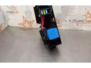 Pojistková skříňka 284B69541R Renault Clio II 2021