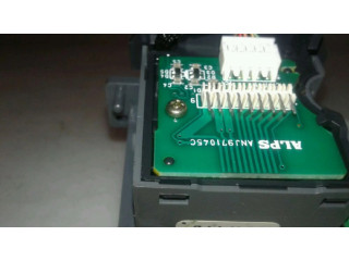 Ручка стеклоочистителей 30773047   Volvo V70