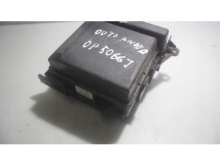 Блок предохранителей     Mitsubishi Outlander    