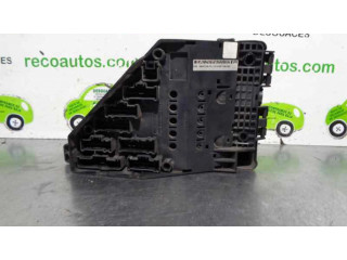 Блок предохранителей YQE000730   Rover Streetwise    