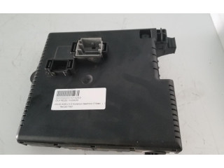 Блок предохранителей 28017881   Volvo XC90    