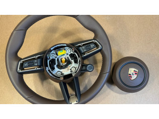 Volant Porsche 911 992 2022