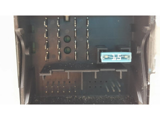 Радио/ проигрыватель CD/DVD / навигация