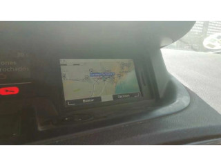 Радио/ проигрыватель CD/DVD / навигация