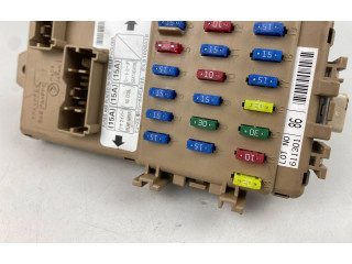 Блок предохранителей 611301 Subaru Forester SG