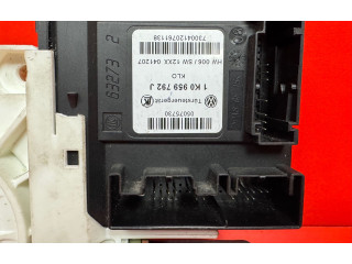 Зеркало (механическое) Volkswagen Golf Plus 2005 - 2013 года