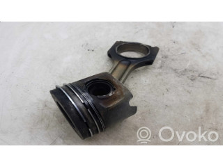 Píst 0840BB   BMW 5 E60 E61  pro naftový motor 2.0  