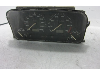 Панель приборов 88311188   Volkswagen Golf III       