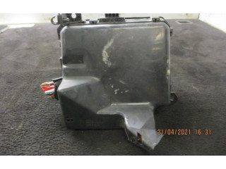 Блок предохранителей    Citroen C-Crosser    